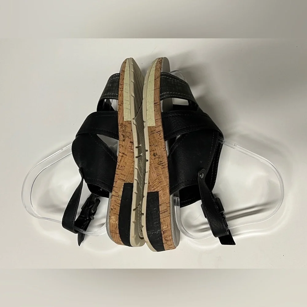 🛍️BEARPAW Black and gray SHELLI sling back sandals size 6.‎